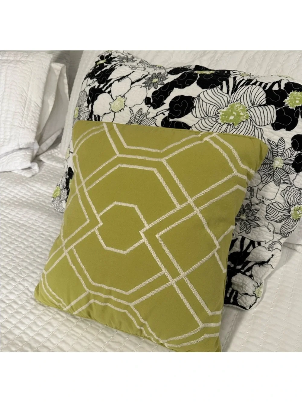 Twin Bedspread with Black and Lime Floral Accents